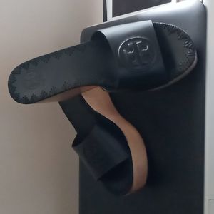 Tony burch wedges black 8